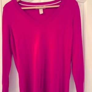 Banana republic fuchsia silk blend V neck